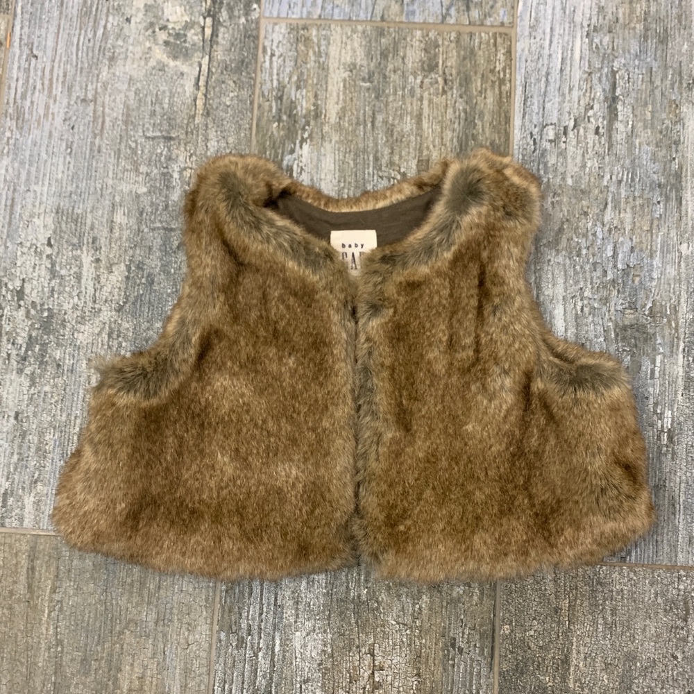 Faux fur vest Gap